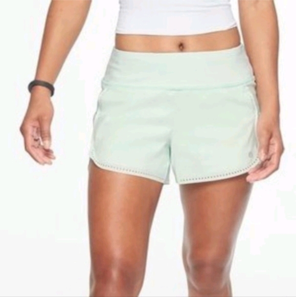 ATHLETA laser cut out run shorts mint green sz Xl - Picture 1 of 9